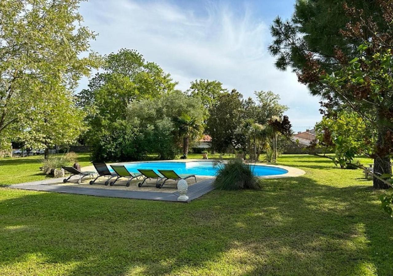 Les Grands Vents Hotel Chervettes Bagian luar foto